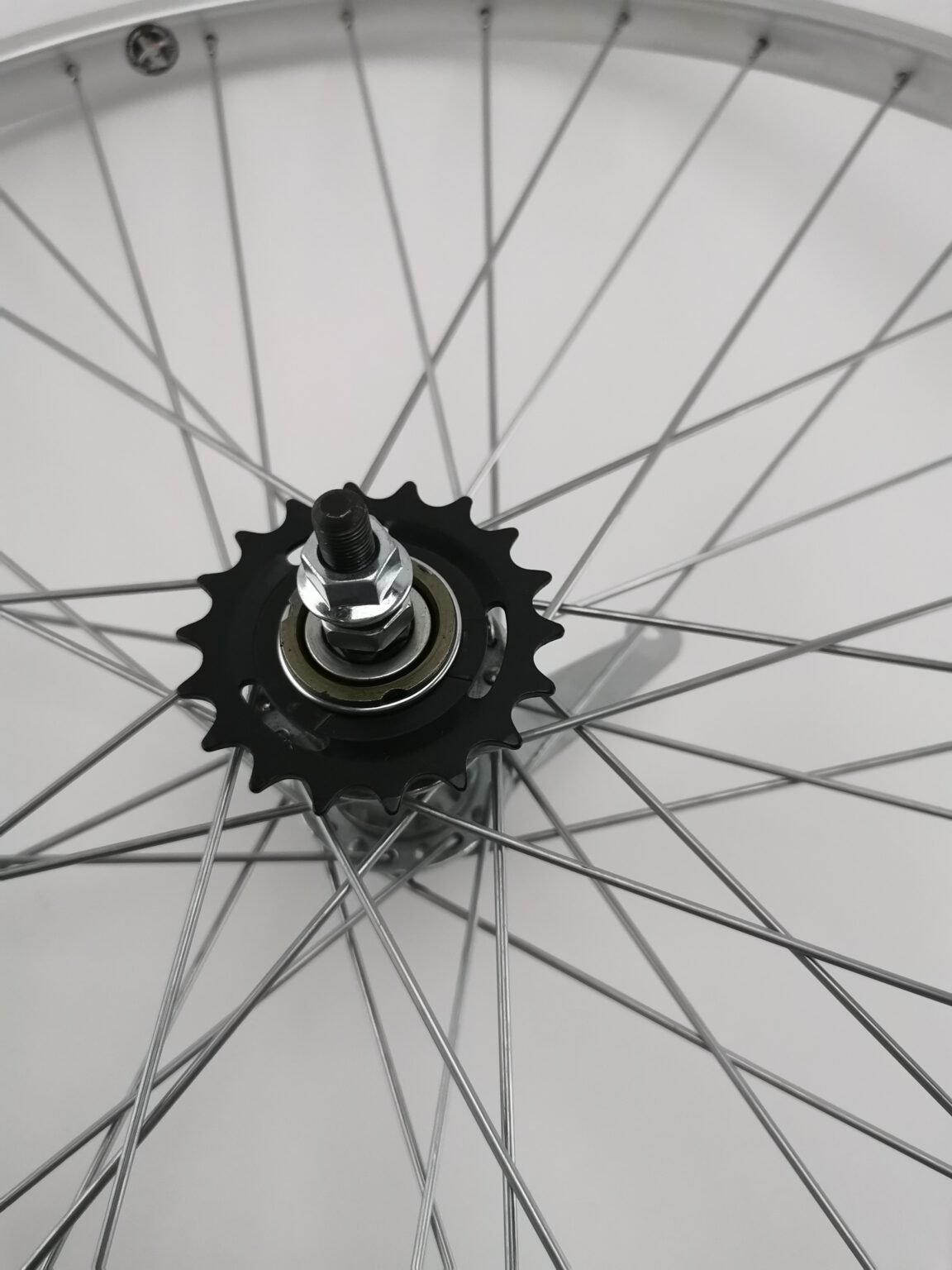 Achterwiel 28x1 5/8x1 3/8 (622) met terugtraprem MEGA AANBIEDING - Afbeelding 2