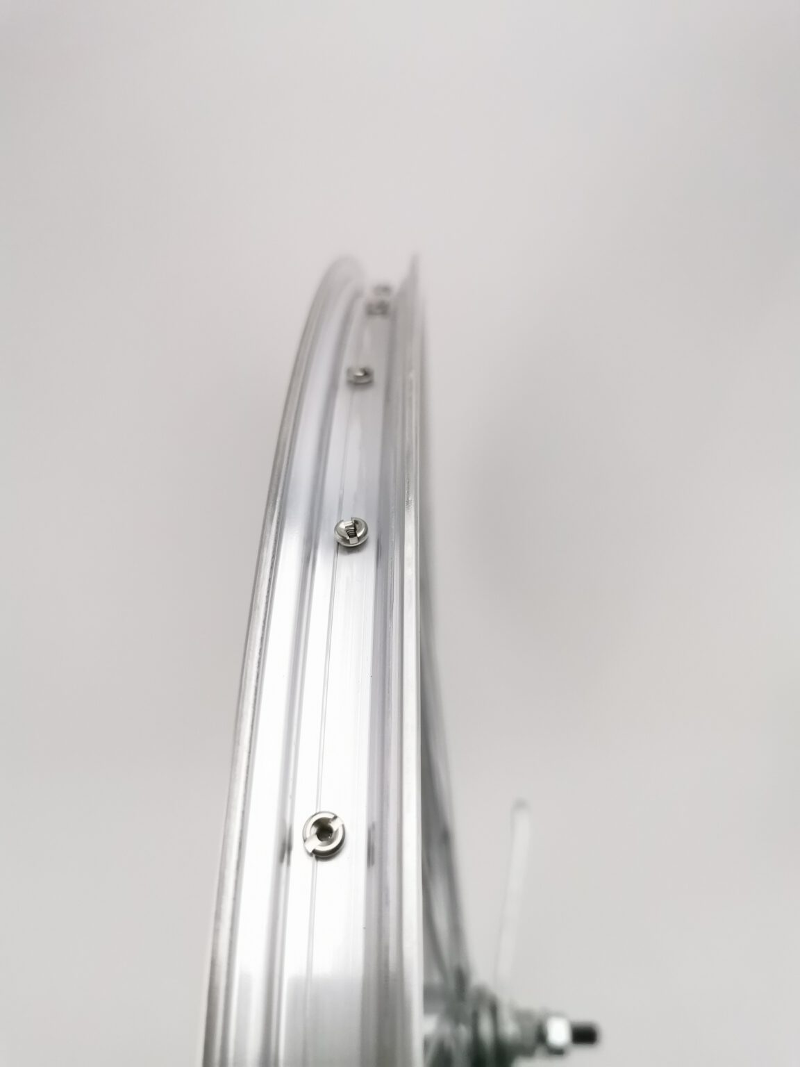 Achterwiel 28x1 5/8x1 3/8 (622) met terugtraprem MEGA AANBIEDING - Afbeelding 4
